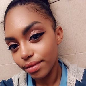 Meet your Posher, Tiara